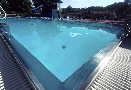 Schwimmbad Körperich, © Felsenland Südeifel Tourismus GmbH, Anna Carina Krebs Schwimmbad Körperich, © Felsenland Südeifel Tourismus GmbH, Anna Carina Krebs