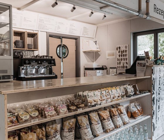 destinature Dorf Bistro Kiosk Rezeption, © destinature destinature Dorf Bistro Kiosk Rezeption, © destinature