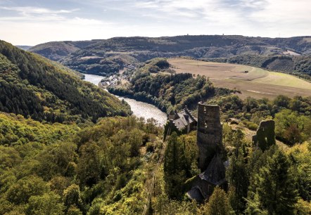 Blick auf Burg Falkenstein und die Our, © Eifel Tourismus GmbH, Dominik Ketz Blick auf Burg Falkenstein und die Our, © Eifel Tourismus GmbH, Dominik Ketz