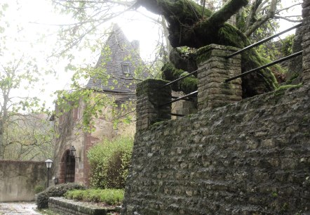 Schloss Roth, © Felsenland Südeifel Tourismus GmbH Schloss Roth, © Felsenland Südeifel Tourismus GmbH
