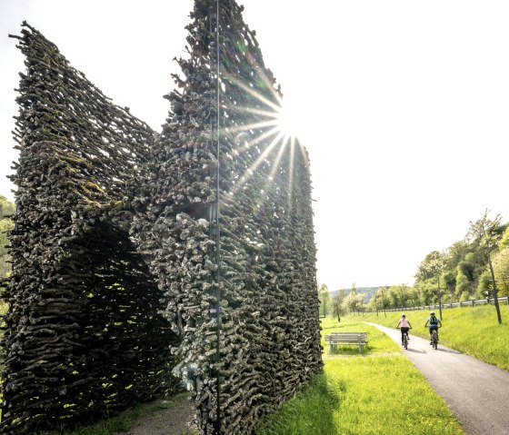 Wine gate on the Sauer cycle path near Minden, © Eifel Tourismus GmbH, Dominik Ketz Wine gate on the Sauer cycle path near Minden, © Eifel Tourismus GmbH, Dominik Ketz