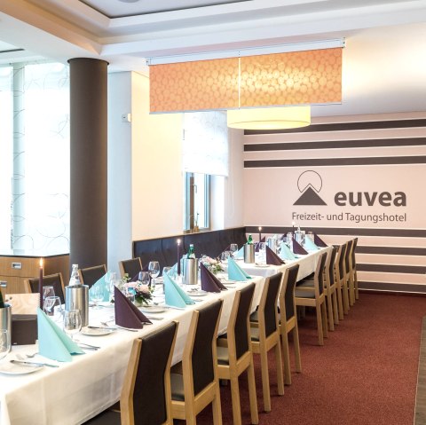 Festtafel, © Felsenland Südeifel Tourismus GmbH Festtafel, © Felsenland Südeifel Tourismus GmbH