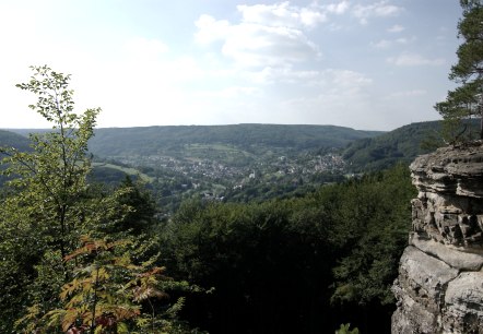 Ausblick vom Teufelsloch auf Bollendorf, © Felsenland Südeifel Tourismus GmbH Ausblick vom Teufelsloch auf Bollendorf, © Felsenland Südeifel Tourismus GmbH