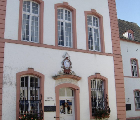 Hauptgebäude von Burg Bollendorf, © Elke Wagner Hauptgebäude von Burg Bollendorf, © Elke Wagner
