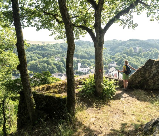 Aussichtspunkt Kleine Kanzel bei Neuerburg, © Eifel Tourismus GmbH, Dominik Ketz Aussichtspunkt Kleine Kanzel bei Neuerburg, © Eifel Tourismus GmbH, Dominik Ketz