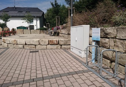 E-bike charging station village square Echternacherbrück, © Elke Wagner, Felsenland Südeifel Tourismus GmbH E-bike charging station village square Echternacherbrück, © Elke Wagner, Felsenland Südeifel Tourismus GmbH