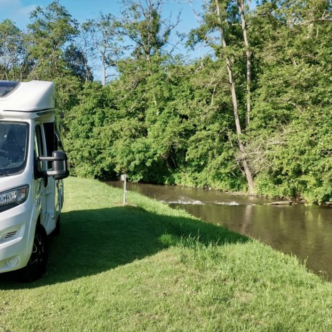 Wohnmobil an der Nims, © Camping Nimseck, Irrel Wohnmobil an der Nims, © Camping Nimseck, Irrel