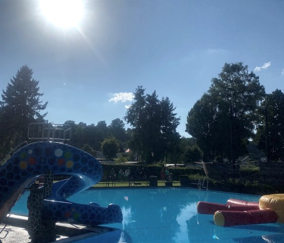 Kinderrutsche Schwimmbad Körperich, © Felsenland Südeifel Tourismus GmbH / Anna Carina Krebs Kinderrutsche Schwimmbad Körperich, © Felsenland Südeifel Tourismus GmbH / Anna Carina Krebs
