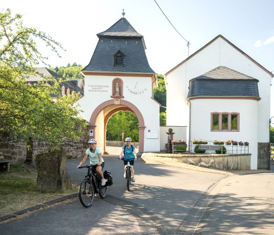 Archway in St Thomas op het Kyll fietspad, © Eifel Tourismus GmbH, Dominik Ketz Archway in St Thomas op het Kyll fietspad, © Eifel Tourismus GmbH, Dominik Ketz
