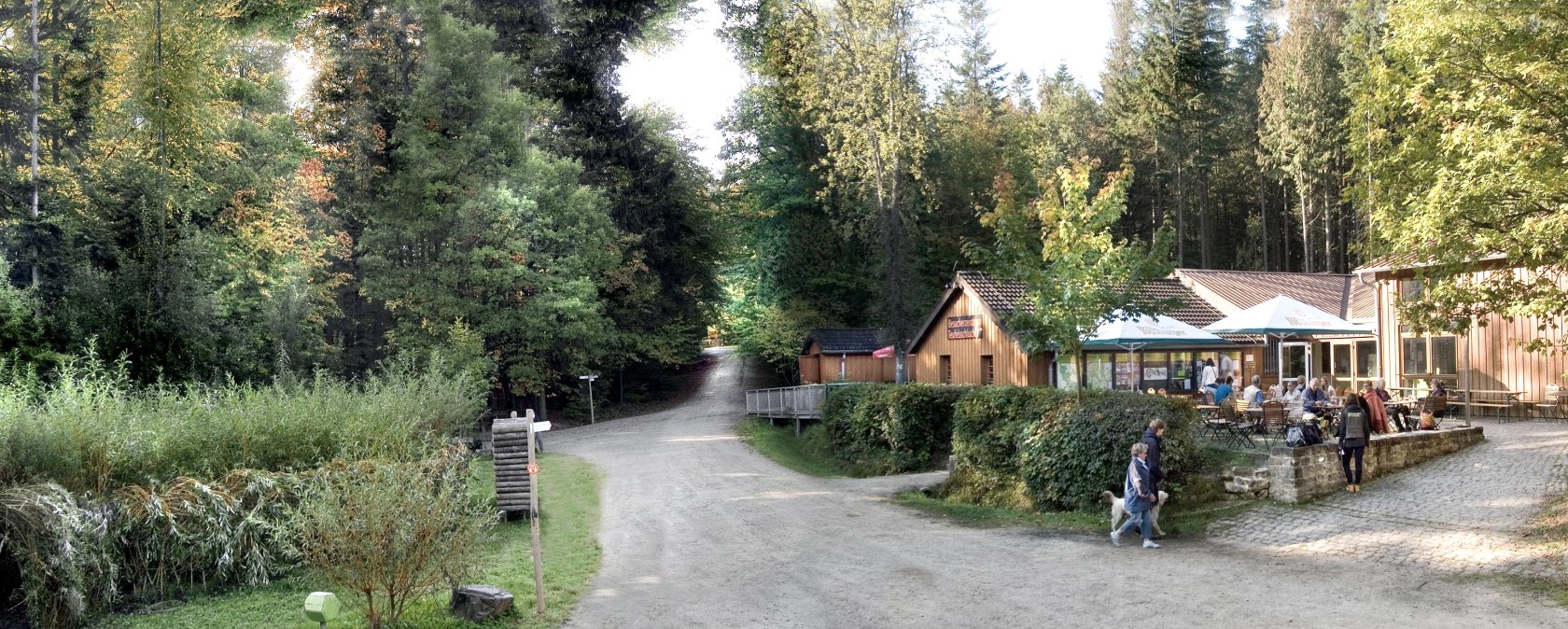 Besucherzentrum Teufelsschlucht mit Waldterrasse, © Felsenland Südeifel Tourismus GmbH Besucherzentrum Teufelsschlucht mit Waldterrasse, © Felsenland Südeifel Tourismus GmbH