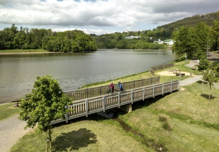 The Prüm cycle path leads past the Bitburg reservoir near Biersdorf, © Eifel Tourismus GmbH, Dominik Ketz The Prüm cycle path leads past the Bitburg reservoir near Biersdorf, © Eifel Tourismus GmbH, Dominik Ketz