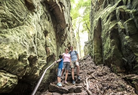 Down into the Devil's Gorge on the Devil's Eight, © Felsenland Südeifel Tourismus GmbH Down into the Devil's Gorge on the Devil's Eight, © Felsenland Südeifel Tourismus GmbH
