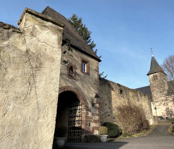 Mur extérieur du château de Roth, © Felsenland Südeifel Tourismus GmbH, AC Krebs