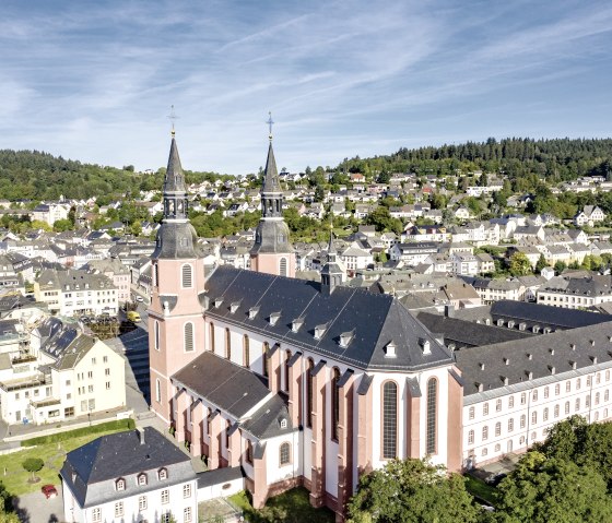 Pr&uuml;m avec St. Salvator Basilka, &copy; Eifel Tourismus GmbH