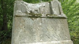 Weiheinschrift an die r&ouml;mische Jagdg&ouml;ttin, &copy; Elke Wagner