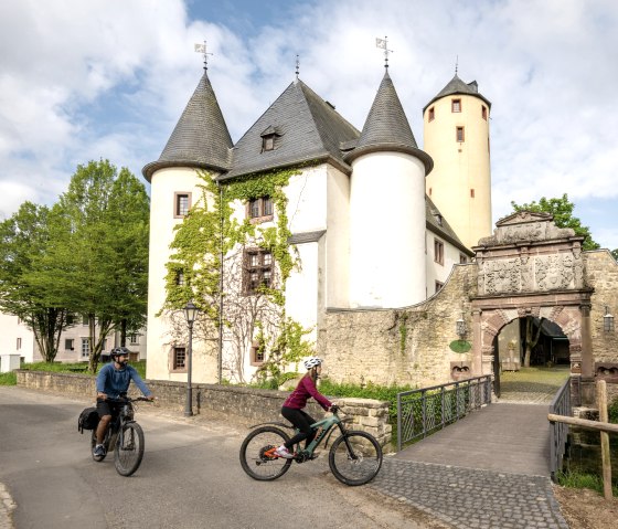 Rittersdorf Castle on the Nims cycle path, © Eifel Tourismus GmbH, Dominik Ketz