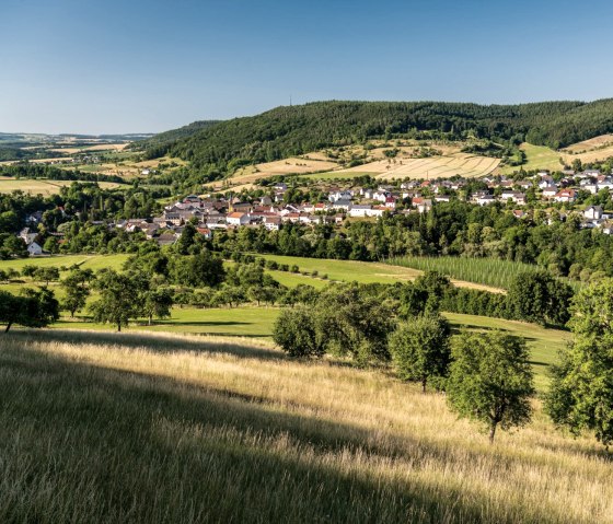 Prümtal with hop growing and orchards near Holsthum, © Eifel Tourismus GmbH, D. Ketz