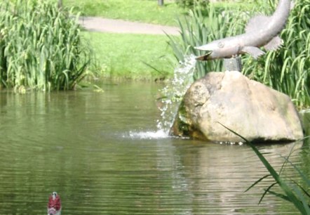 Stadtpark Neuerburg mit Brunnen, © Felsenland Südeifel Tourismus