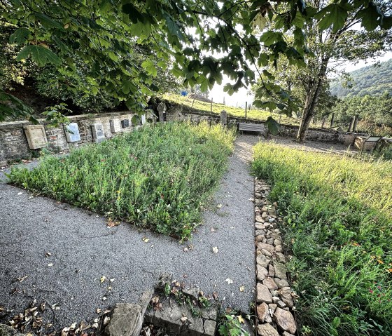 Jewish cemetery Blumenwiese, © Felsenland Südeifel Tourismus GmbH, A. C. Krebs