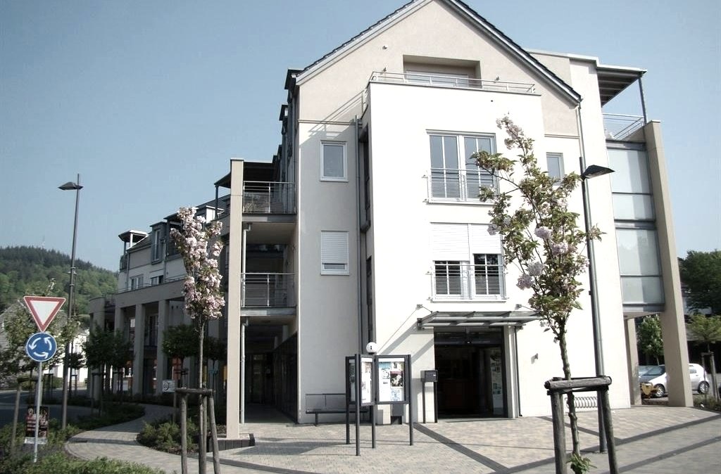 Ladestation neben der Tourist Information in Irrel, © Felsenland Südeifel Tourismus GmbH