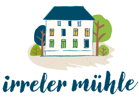Ein einfaches, stilisiertes Bild eines Hauses mit bunten Fenstern und Bäumen. Darunter steht der Schriftzug "irrelere mühle".