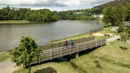 The Prüm cycle path leads past the Bitburg reservoir near Biersdorf, © Eifel Tourismus GmbH, Dominik Ketz