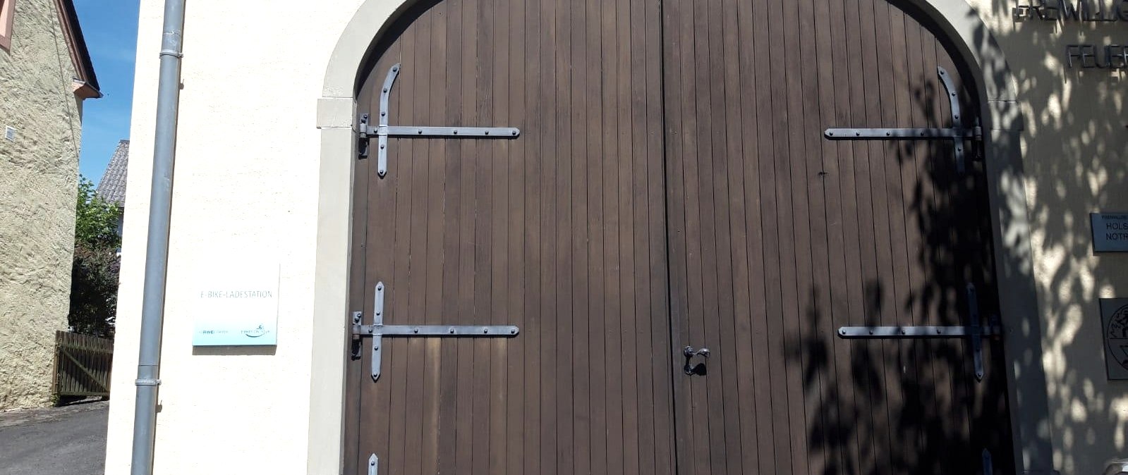 Ladestation am "Sprutzenhous", © Felsenland Südeifel Tourismus GmbH