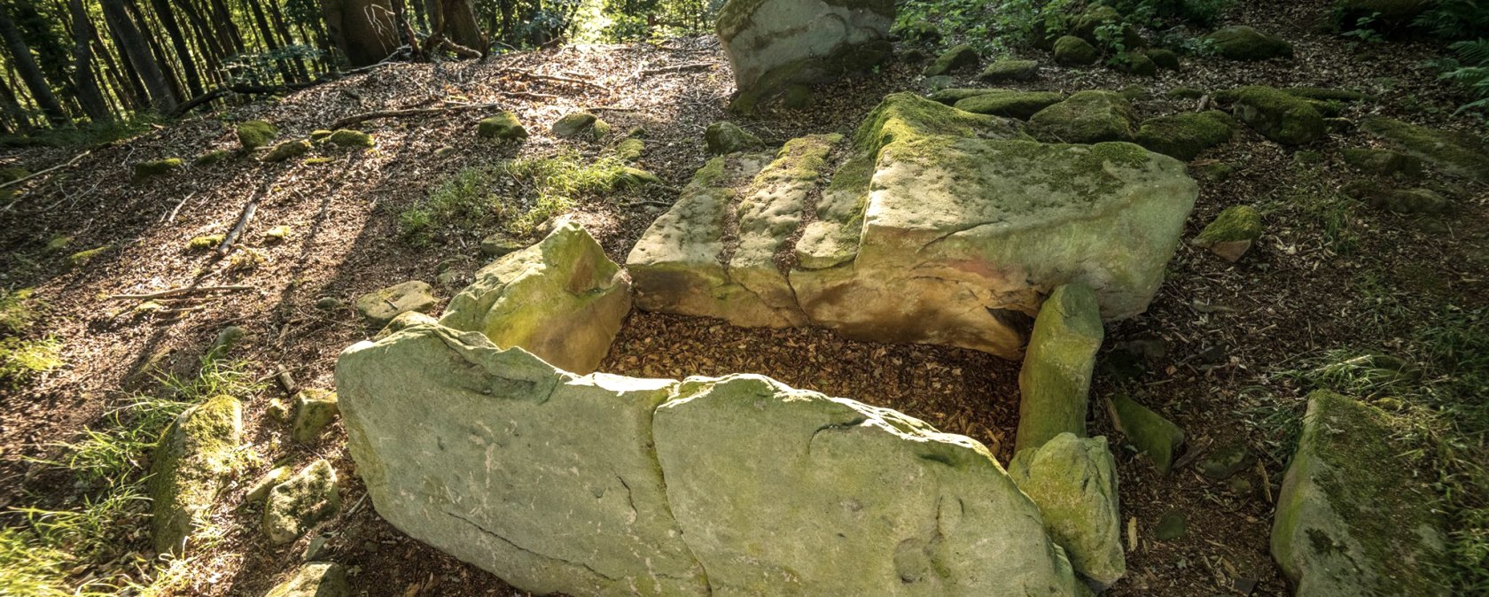 Steinkistengrab bei Schankweiler, © Eifel Tourismus GmbH, D. Ketz