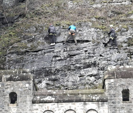 Kletterstation am Bahntunnel, &copy; Felsenland S&uuml;deifel Tourismus GmbH