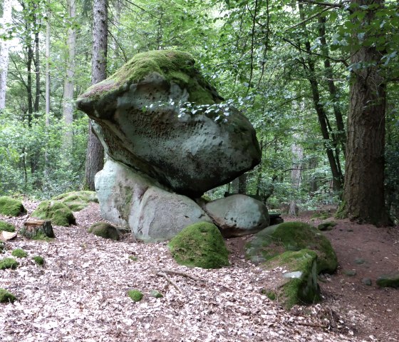 "Sacrificial altar" at the Niederburg castle near Weilerbach, © Felsenland Südeifel Tourismus GmbH, Elke Wagner
