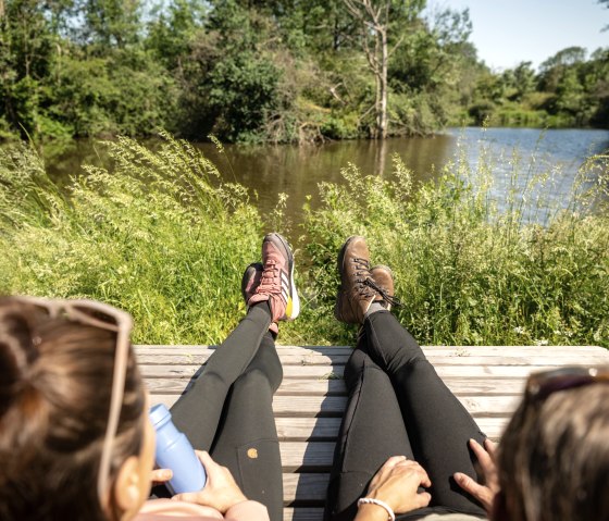 Relaxed rest at Mu&szlig;eplatz, fishing pond on Richelberg, stream path, &copy; Eifel Tourismus GmbH, Dominik Ketz