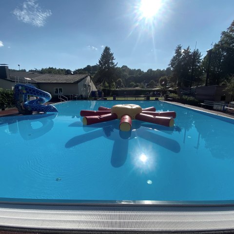 Freibad K&ouml;rperich Kinderbecken, &copy; Felsenland S&uuml;deifel Tourismus GmbH / Anna Carina Krebs