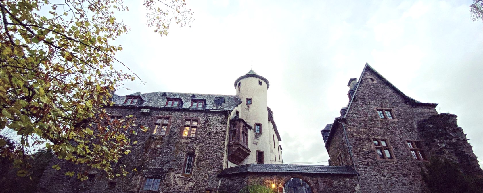 Burg Neuerburg, © Felsenland Südeifel Tourismus GmbH, Anna Carina Krebs