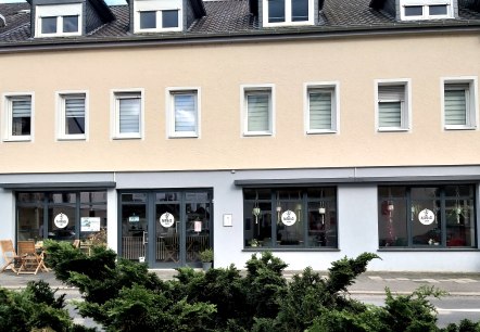 Nani's Caf&eacute;, &copy; Felsenland S&uuml;deifel Tourismus Johanna Schleder