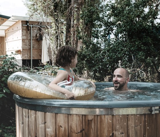 Wellness im Badezuber, &copy; destinature