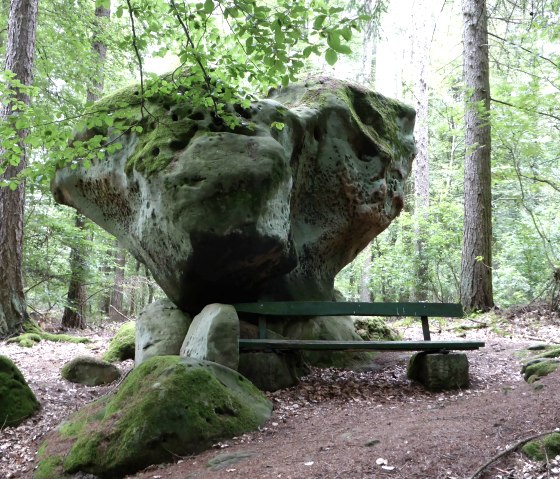 The striking boulder known as the "altar of sacrifice", © Felsenland Südeifel Tourismus GmbH, Elke Wagner