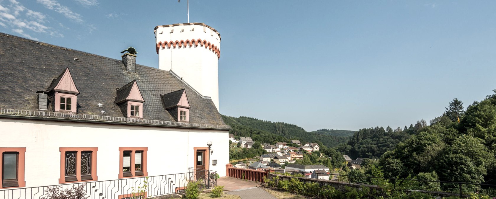 Lehnshaus Neuerburg rückwärtige Ansicht, © Eifel Tourismus GmbH, Dominik Ketz