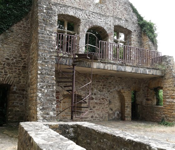 Palas der Pr&uuml;merburg, &copy; Felsenland S&uuml;deifel Tourismus GmbH