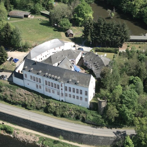 Kasteel Bollendorf - luchtfoto, © Felsenland Südeifel Tourismus GmbH