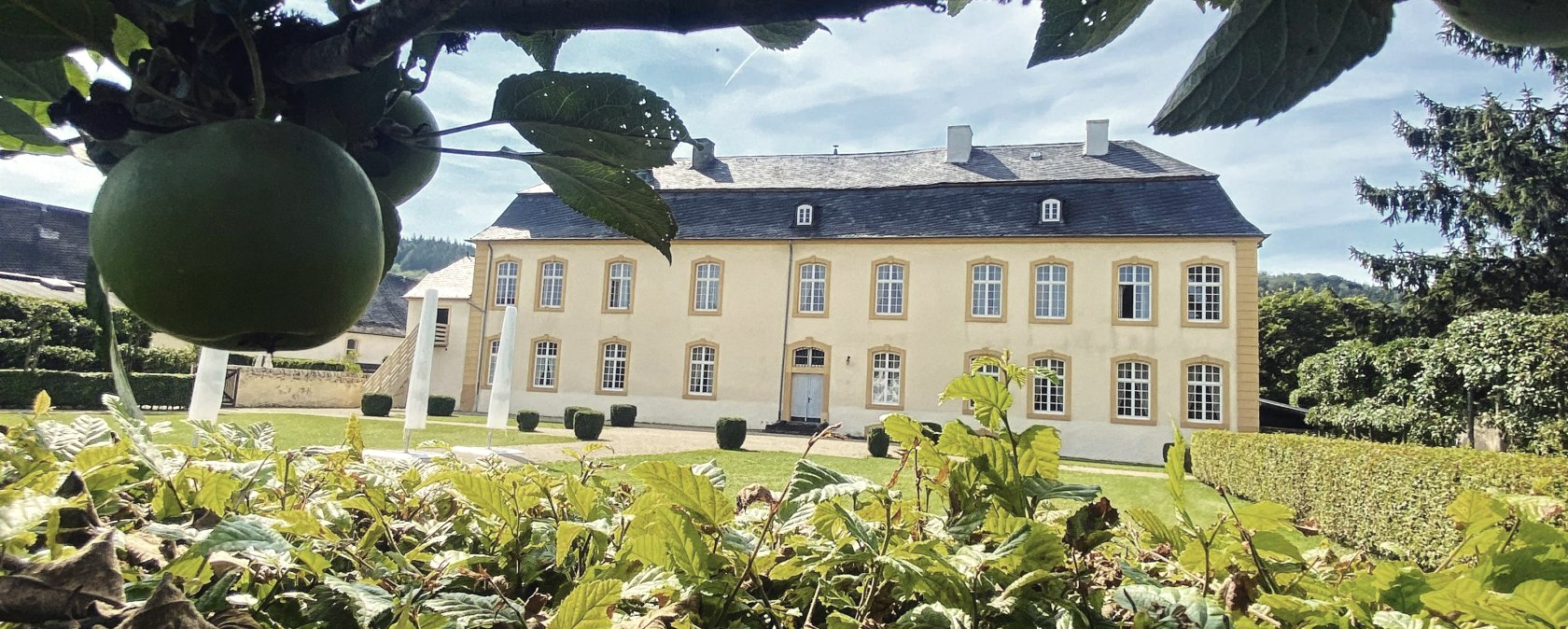 Au&szlig;enansicht Schloss Niederweis, &copy; Felsenland S&uuml;deifel Tourismus GmbH, AC Krebs