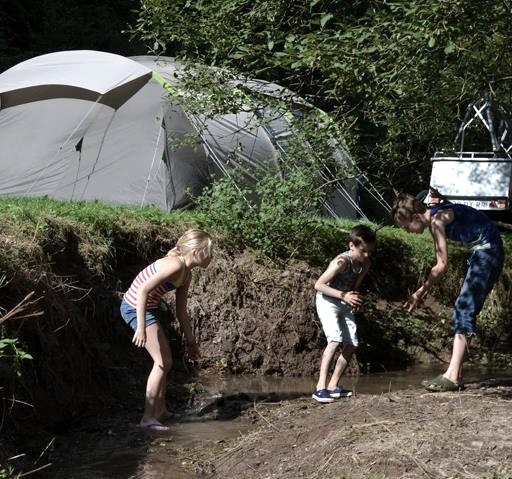 Spielen in der Natur, &copy; Camping Drei Spatzen