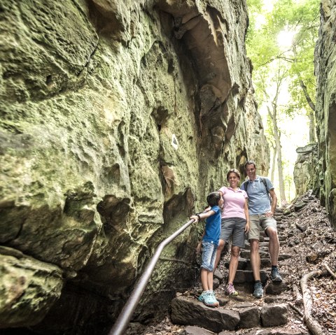 Descente dans les gorges du Diable sur le Teuflische Acht, © Felsenland Südeifel Tourismus GmbH