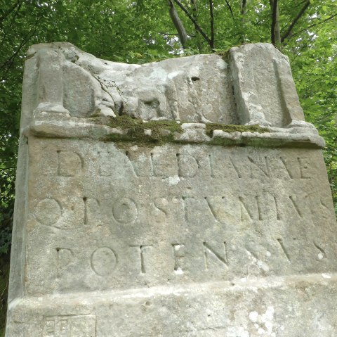 Inscription sacrée à la déesse romaine de la chasse, © Elke Wagner