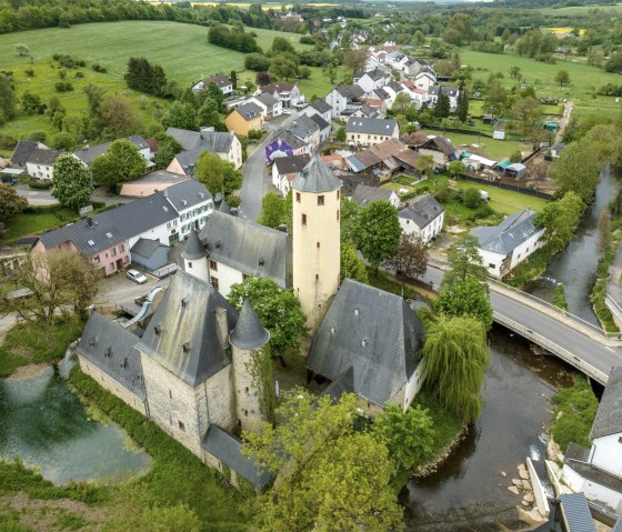 Rittersdorf Castle from above, © Eifel Tourismus GmbH, Dominik Ketz
