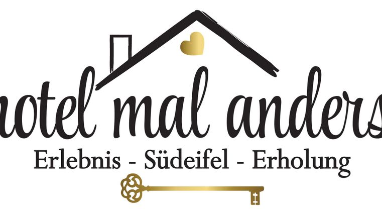 Een stijlvol logo van het hotel "Hotel mal anders". Het ontwerp geeft een gevoel van ontspanning en ervaring in de Zuid-Eifel.