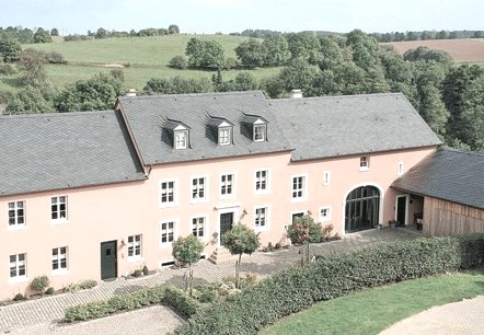 Hofansicht, &copy; Felsenland S&uuml;deifel Tourismus GmbH