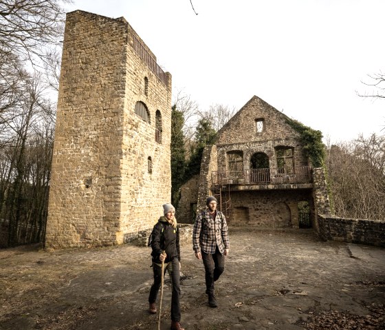 The hiking tour leads to Prüm Castle, © Eifel Tourismus GmbH, D. Ketz