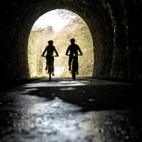 Durch den Tunnel bie Neuerburg, © Eifel Tourismus GmbH, Dominik Ketz