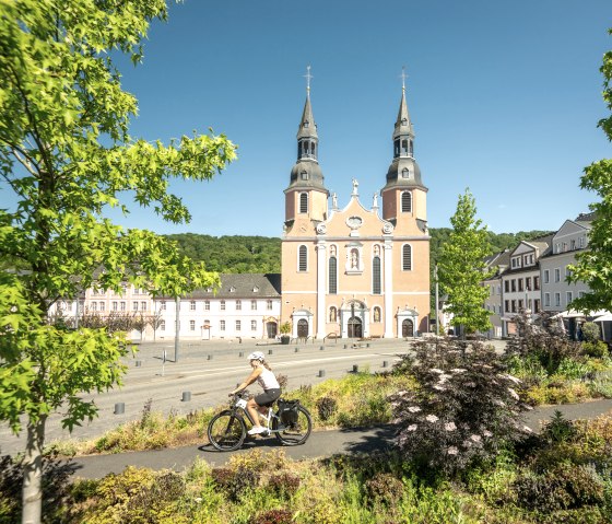 Basilique, Prüm sur la piste cyclable Eifel-Ardennes, © Eifel Tourismus GmbH, Dominik Ketz