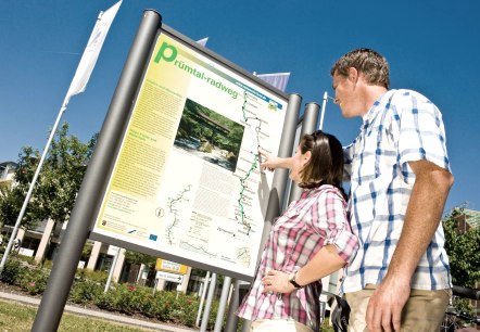 Radwege-Info an der Tourist Information Irrel, © Rheinland-Pfalz Tourismus GmbH, Dominik Ketz